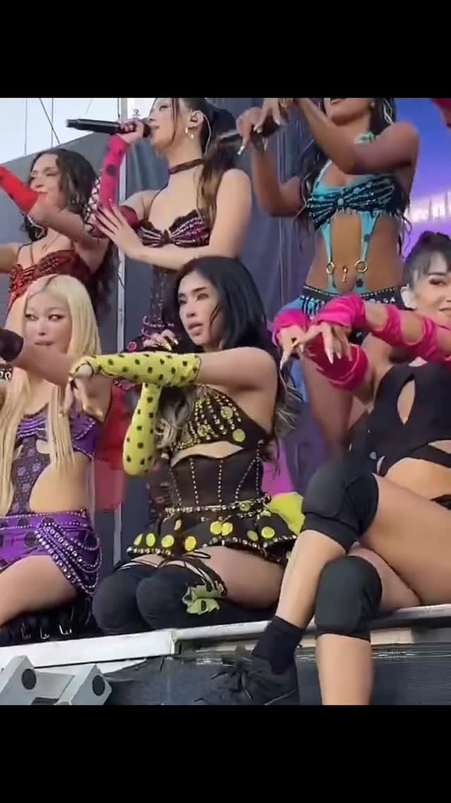 Post 4 by KΛTSEYE MEXICO on Instagram (video)