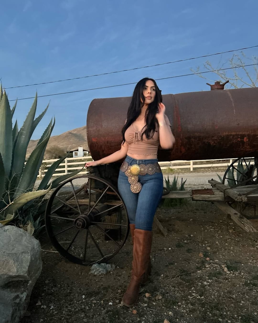 Post 10 by Vane🦋    IE 📍LA on Instagram (carousel)