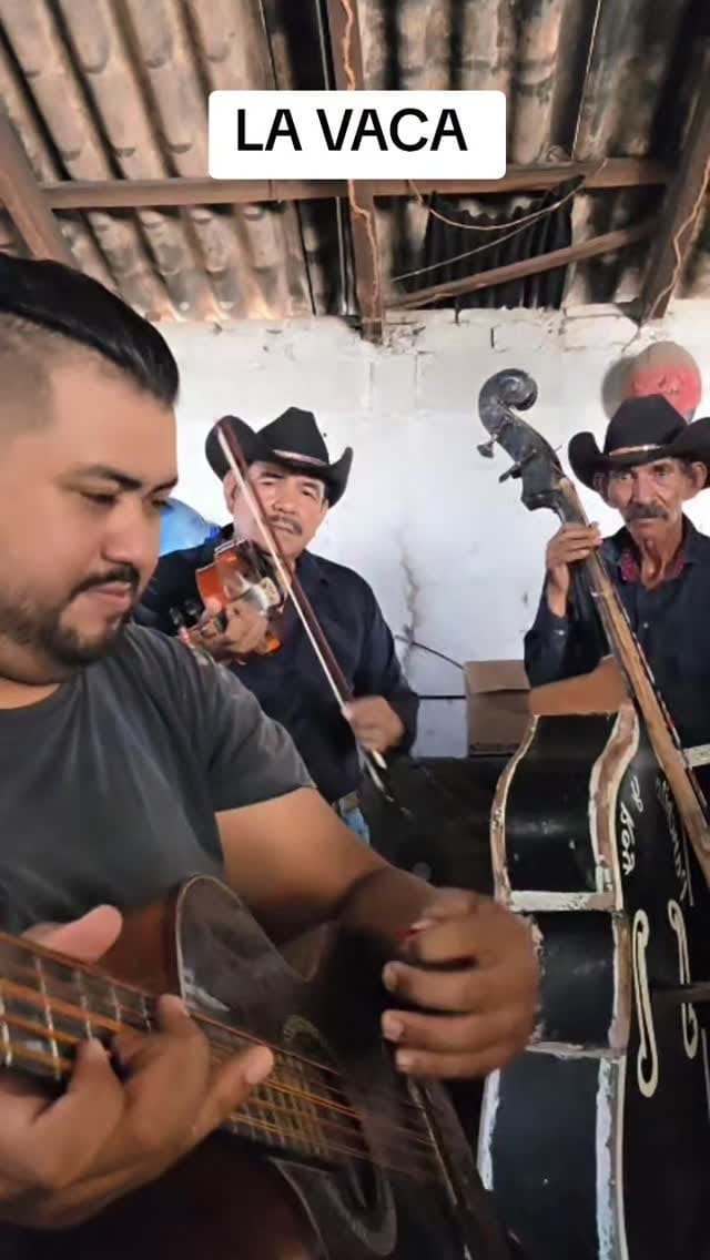 Post 6 by Roy García on Instagram (video)