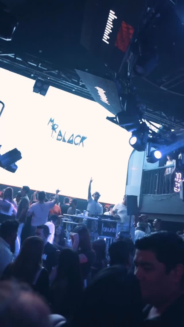 Post 7 by Mr Black on Instagram (video)