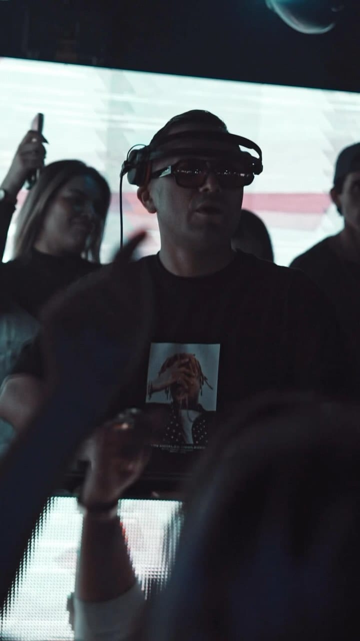 Post 9 by Mr Black on Instagram (video)