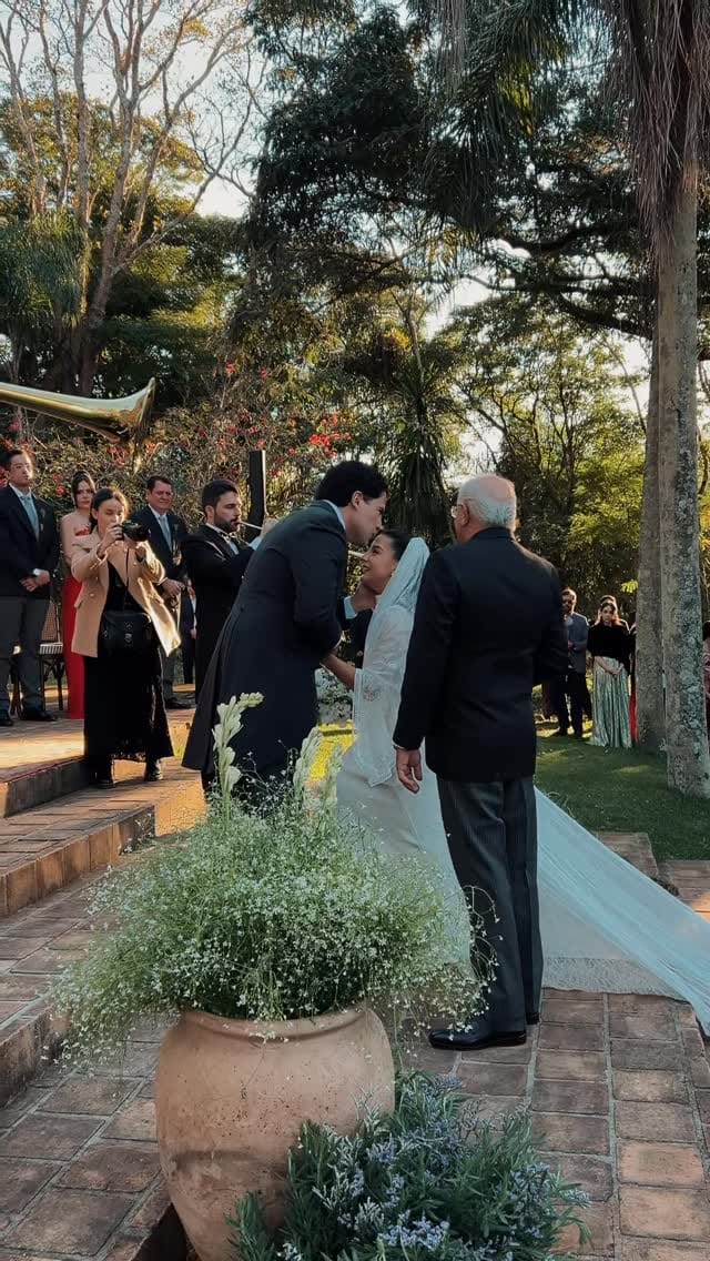 Post 1 by 𝐂𝐎𝐑𝐀𝐋 𝐌𝐎𝐙𝐀𝐑𝐓 on Instagram (video)