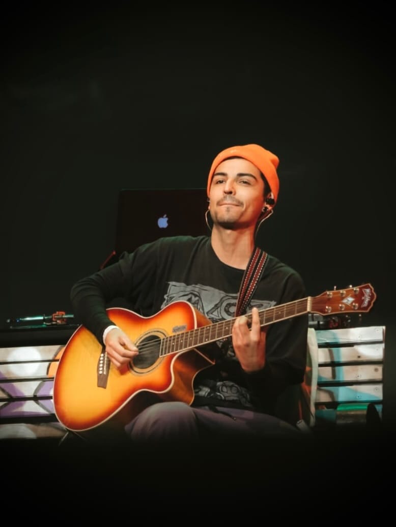 Post 7 by emilio🎸 on Instagram (carousel)