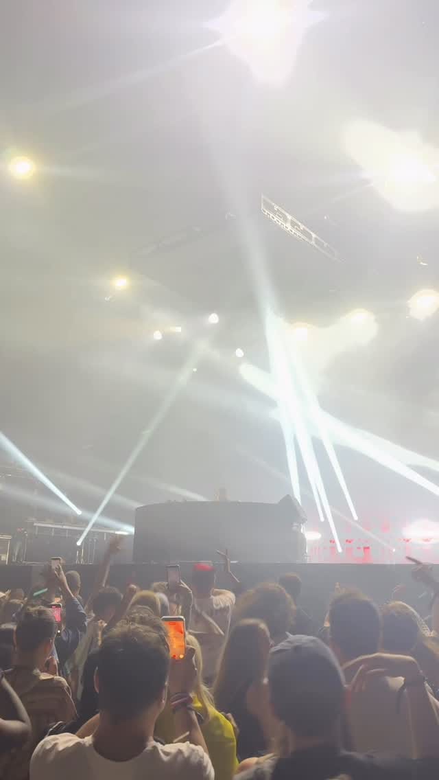 Post 1 by Leoniel Dg on Instagram (video)