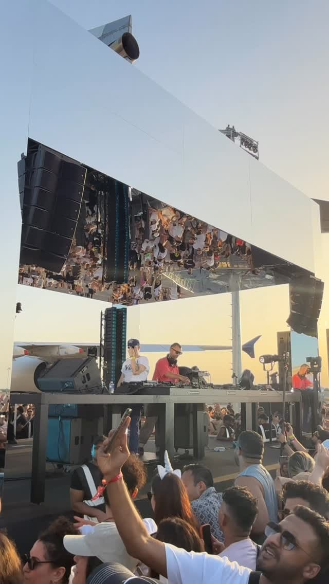 Post 2 by Leoniel Dg on Instagram (video)