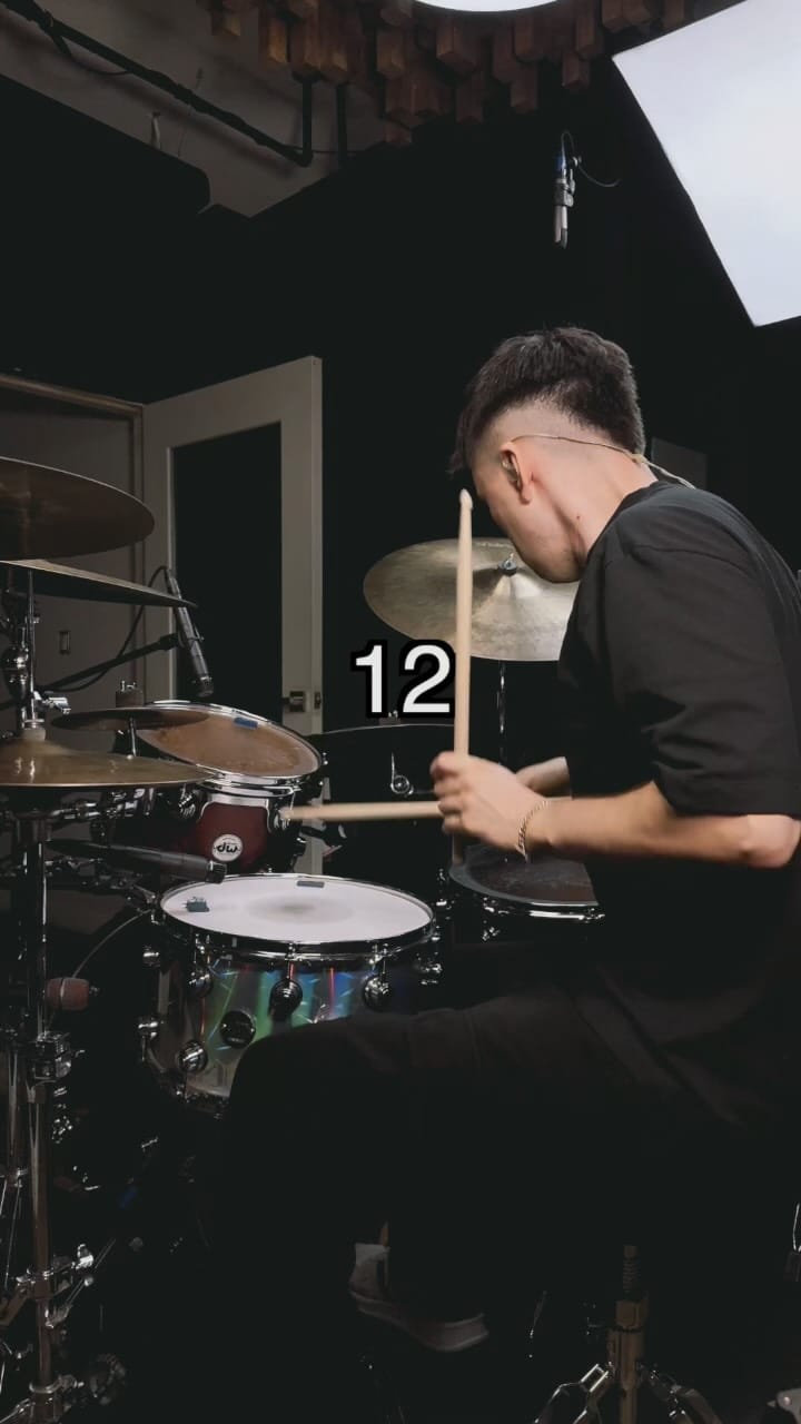 Post 8 by Daniel Vega on Instagram (video)