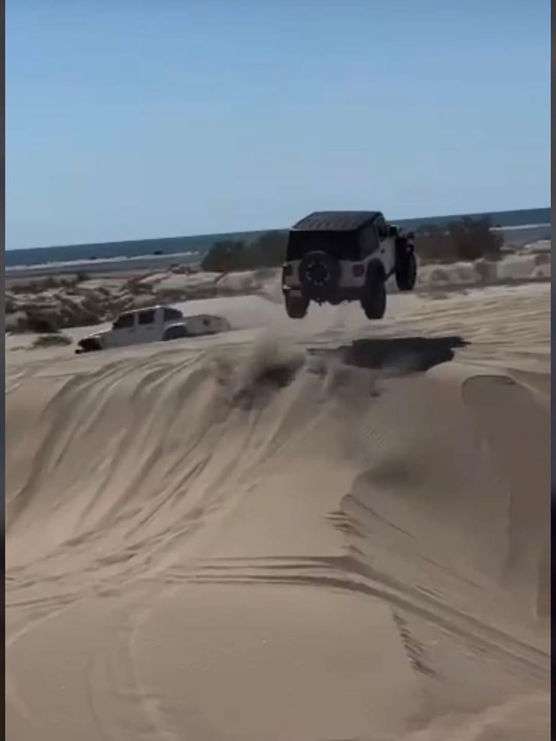 Post 6 by Jeeps_cln🏜️‼️ on Instagram (image)