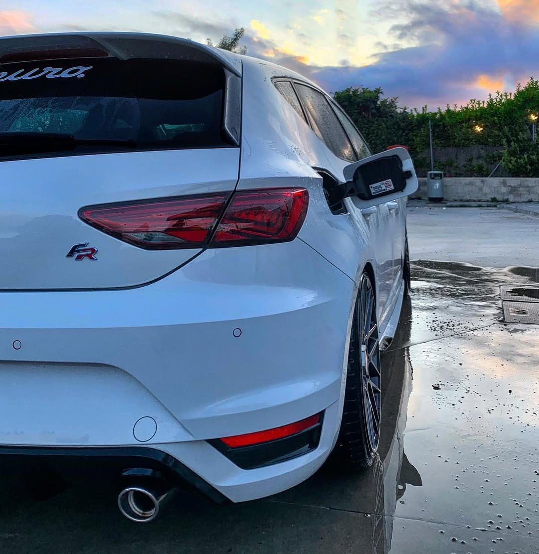 Post 5 by Seat Leon FR 5F on Instagram (image)