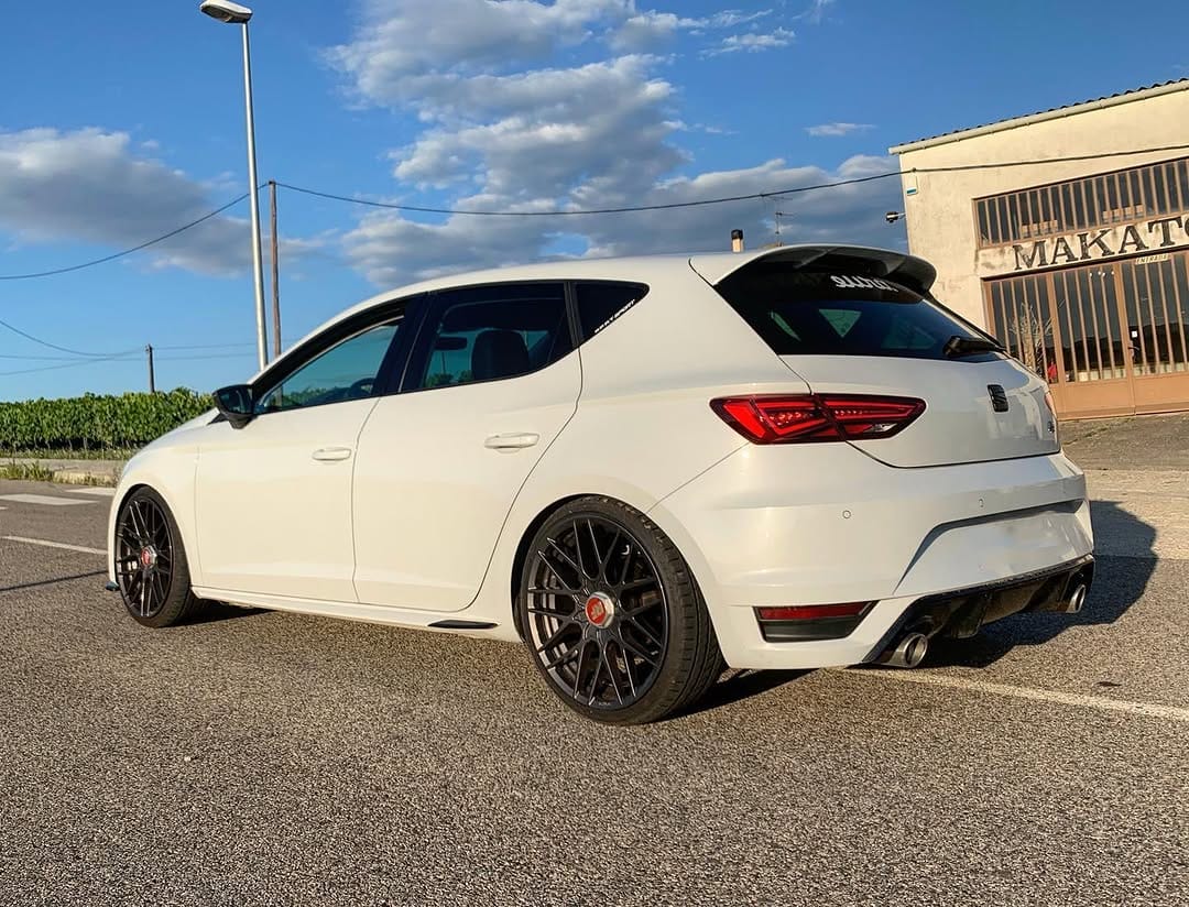 Post 4 by Seat Leon FR 5F on Instagram (image)