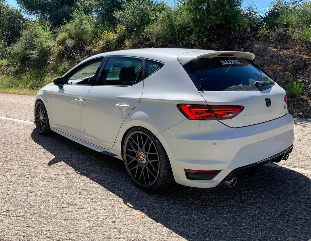 Post 10 by Seat Leon FR 5F on Instagram (image)