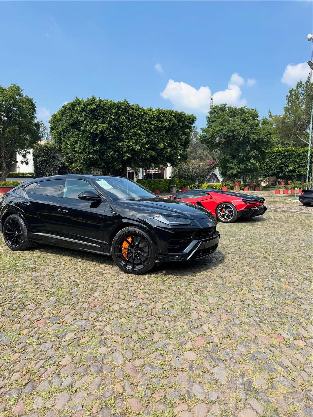 Post 3 by Autos Exóticos T/M on Instagram (image)