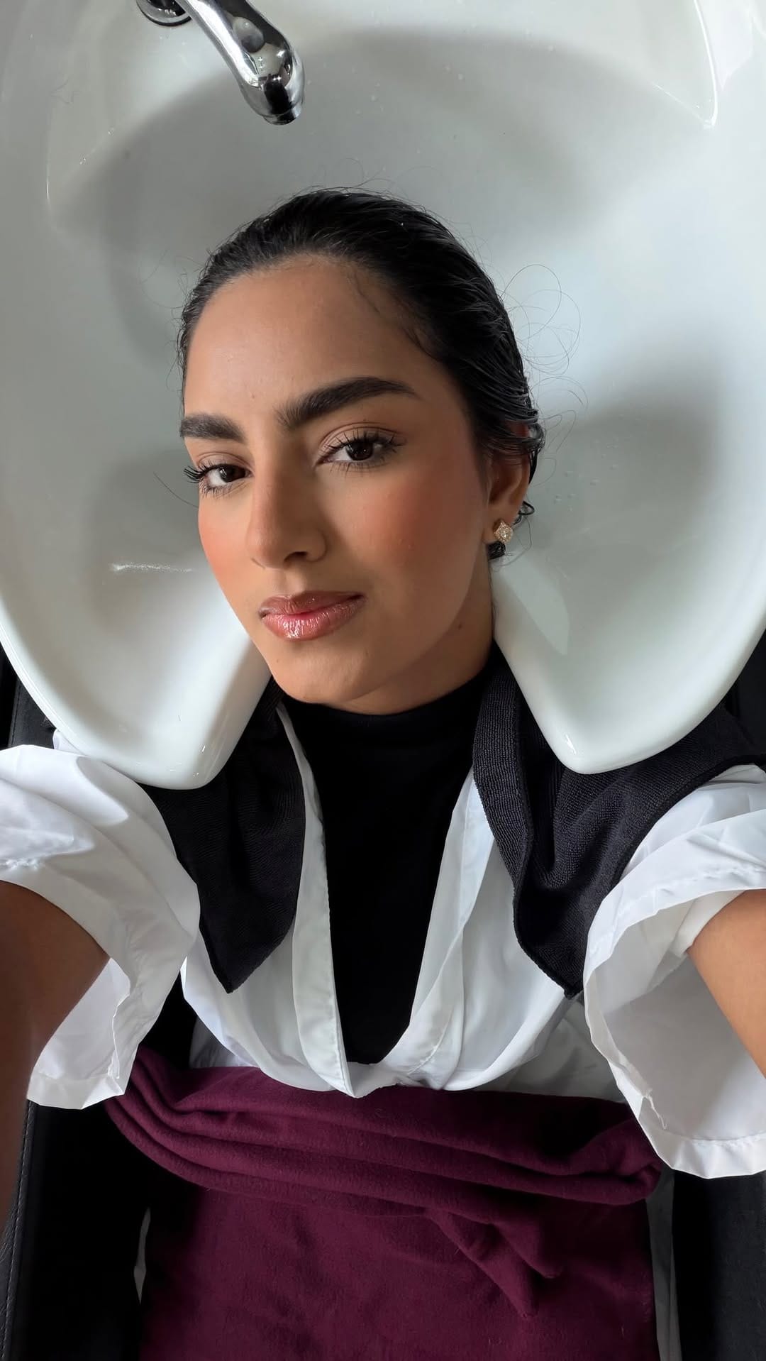 Post 2 by Laura Flores Hair Stylist on Instagram (video)