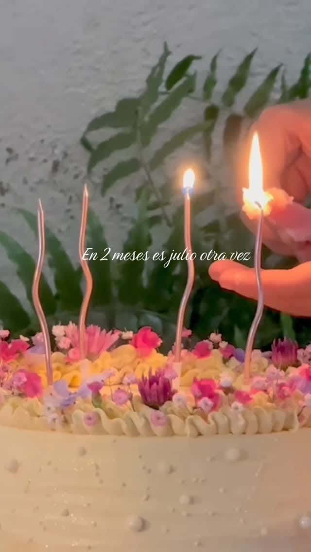 Post 5 by Yareli Rincon on Instagram (video)