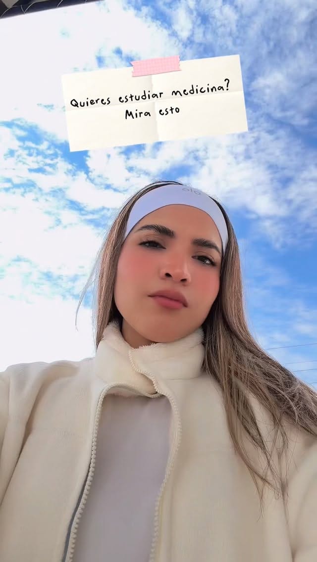 Post 2 by Yareli Rincon on Instagram (video)