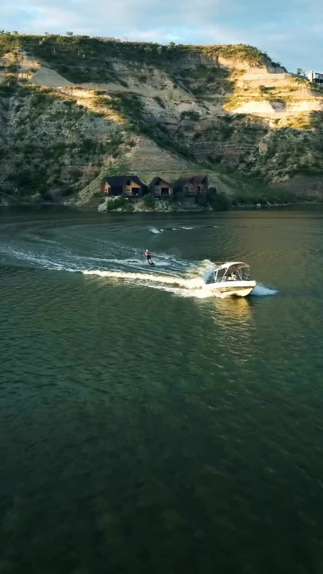 Post 6 by Wander DEHE on Instagram (video)