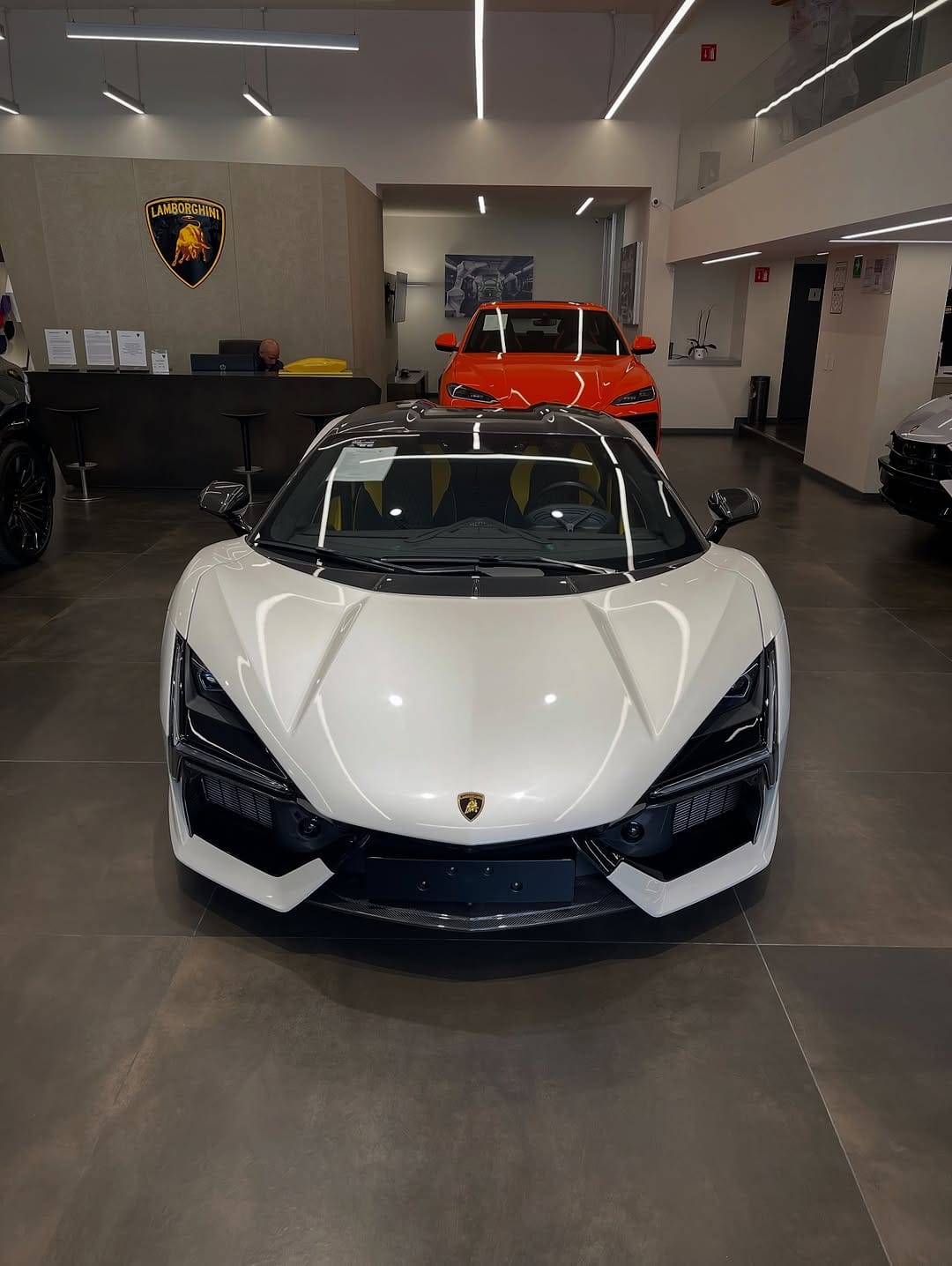 Post 9 by Autos Exóticos de CDMX 🇲🇽 on Instagram (carousel)