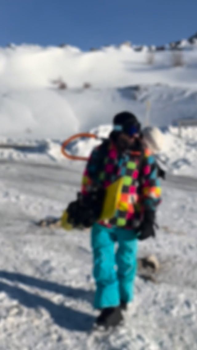 Post 10 by Cesar Vicente peluqueros on Instagram (video)