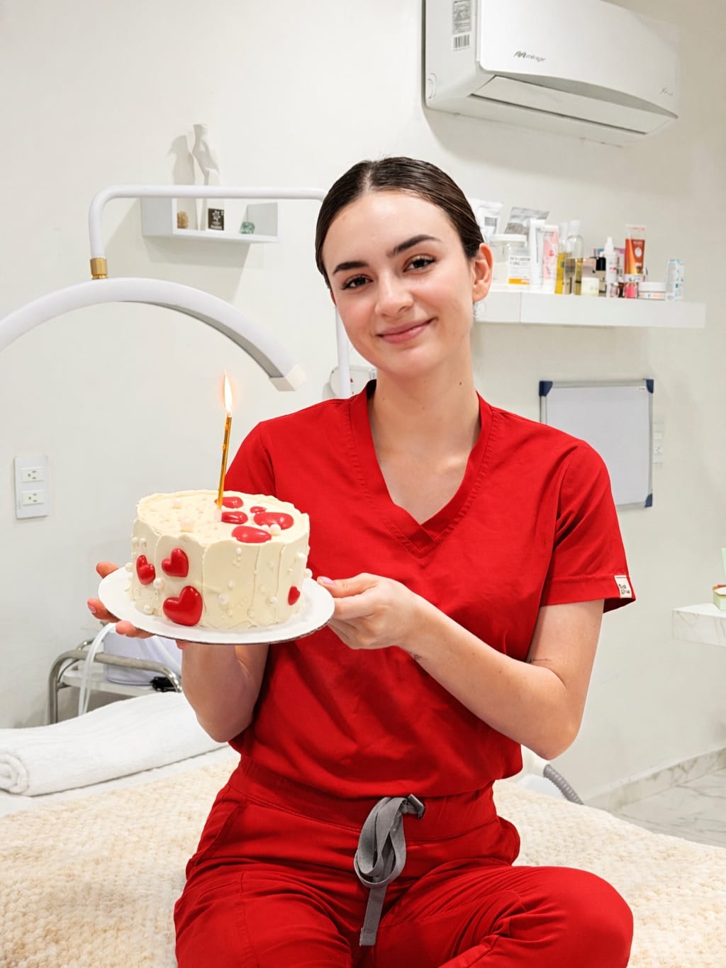 Post 9 by Clínica  de Cosmetología y Cosmiatria Corporal Pamela Rojas on Instagram (carousel)
