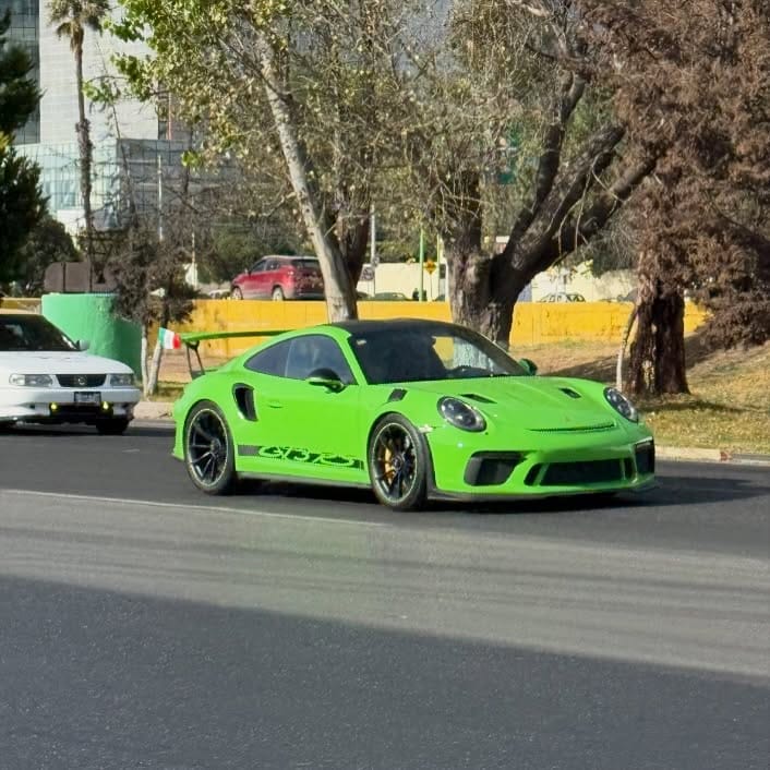 Post 8 by HyperCarsMX on Instagram (image)
