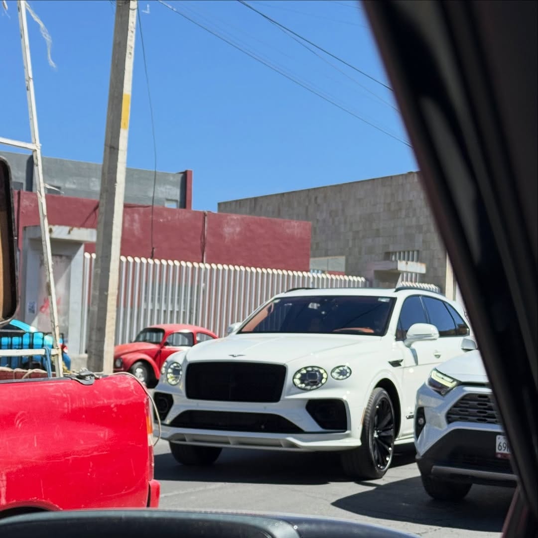 Post 4 by HyperCarsMX on Instagram (image)