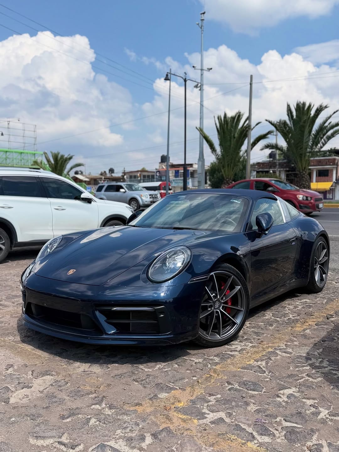 Post 1 by HyperCarsMX on Instagram (image)