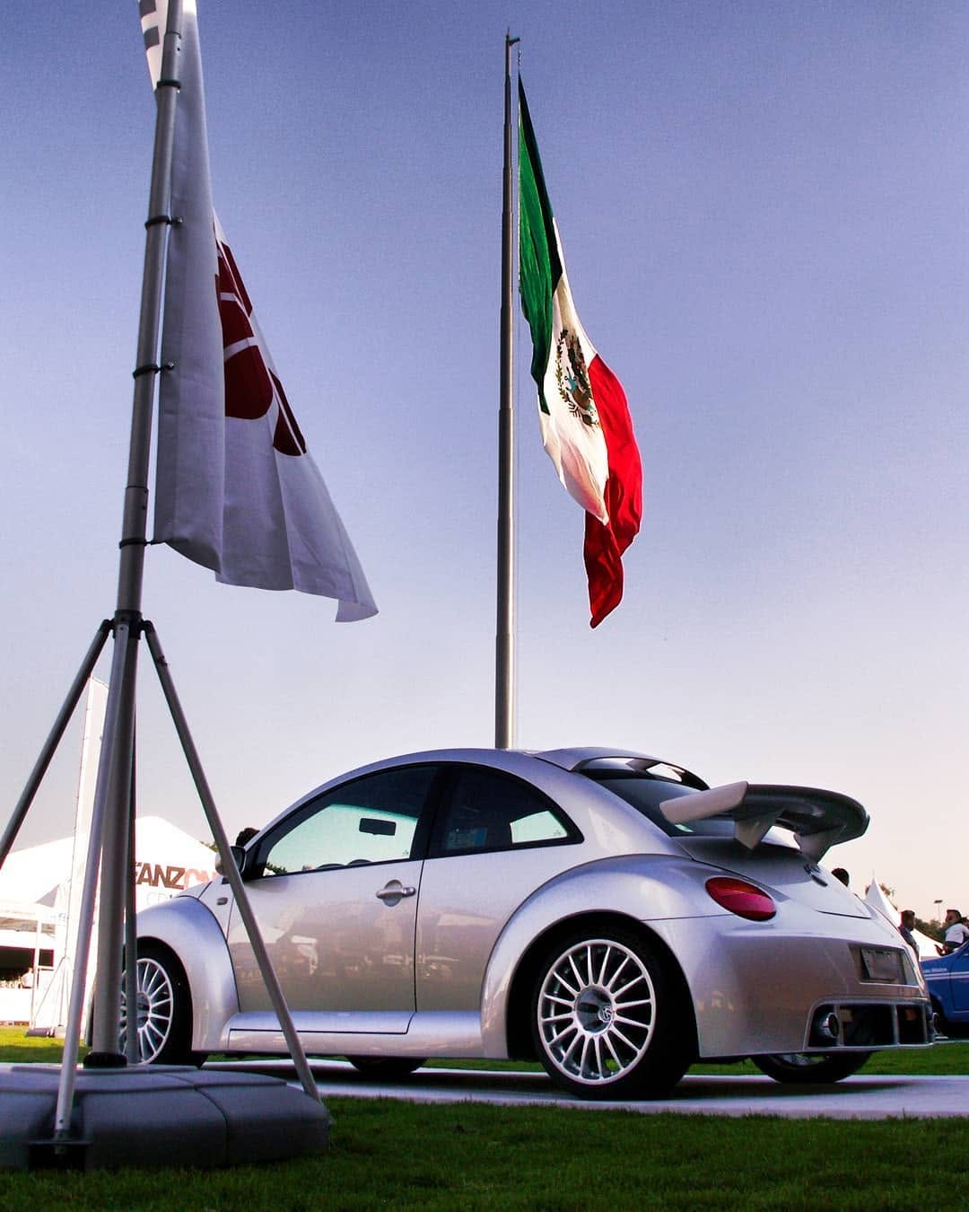 Post 8 by Automóviles Clásicos México on Instagram (image)