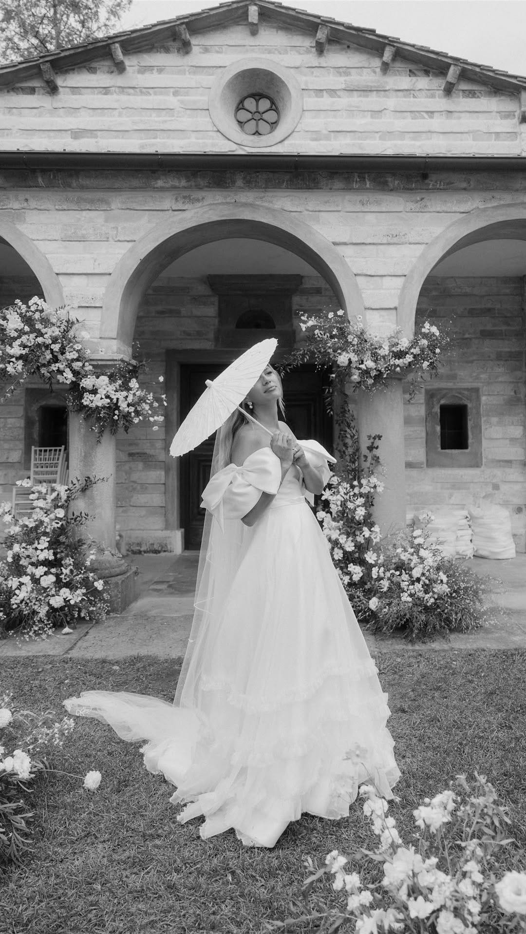 Post 6 by Italy, Spain & Mexico Wedding Photographer on Instagram (video)