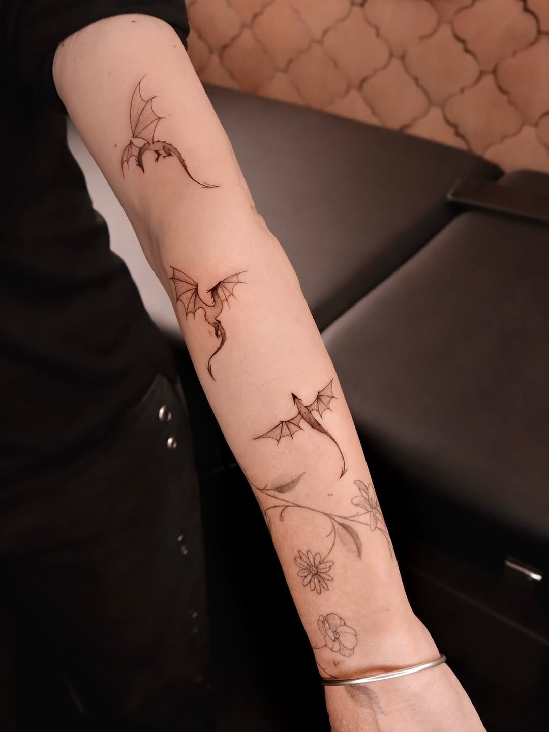 Post 9 by LAU VAN  |  TATUADORA on Instagram (carousel)