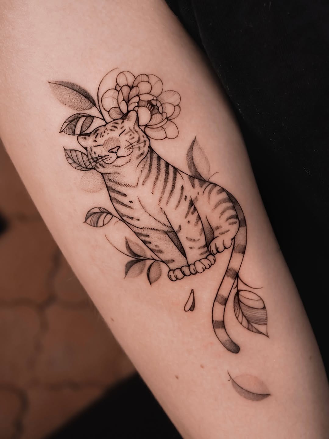 Post 6 by LAU VAN  |  TATUADORA on Instagram (image)