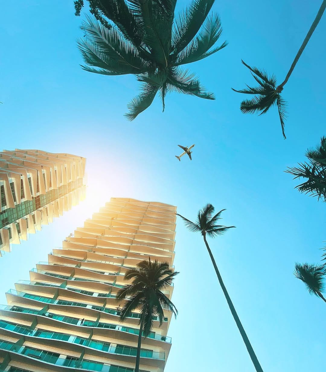 Post 3 by Omar Mx on Instagram (image)