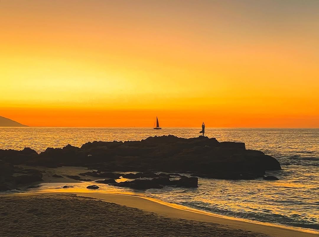 Post 7 by Omar Mx on Instagram (image)