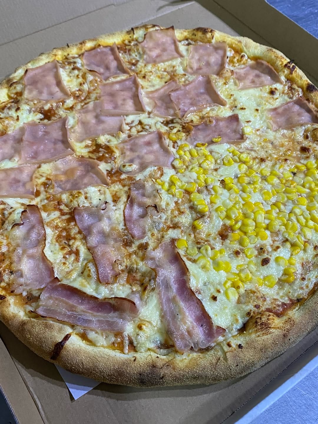Post 1 by Pizzas Megas Express on Instagram (carousel)