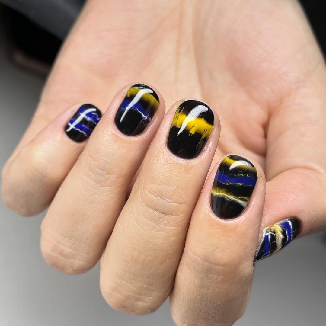 Post 2 by Nail artist 👩🏻‍🎨 Peni on Instagram (carousel)