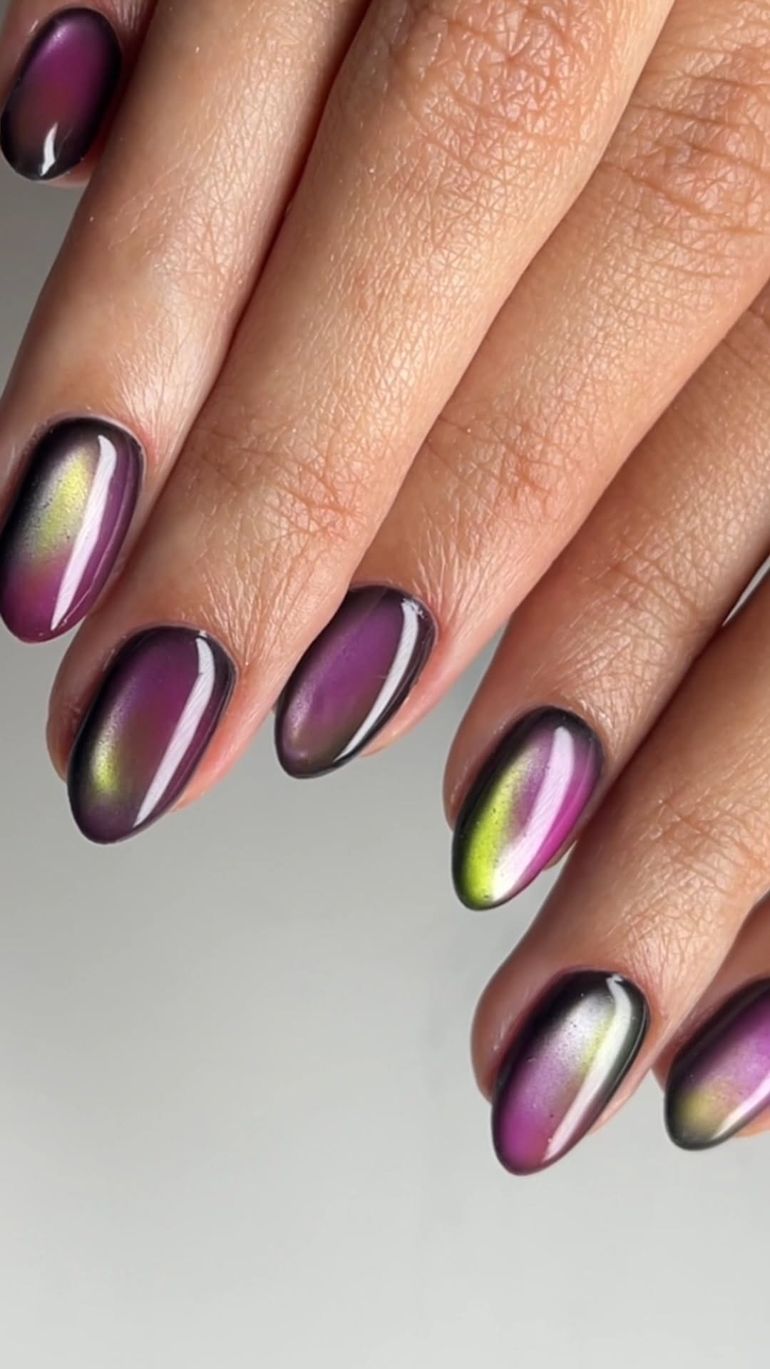Post 7 by Nail artist 👩🏻‍🎨 Peni on Instagram (video)