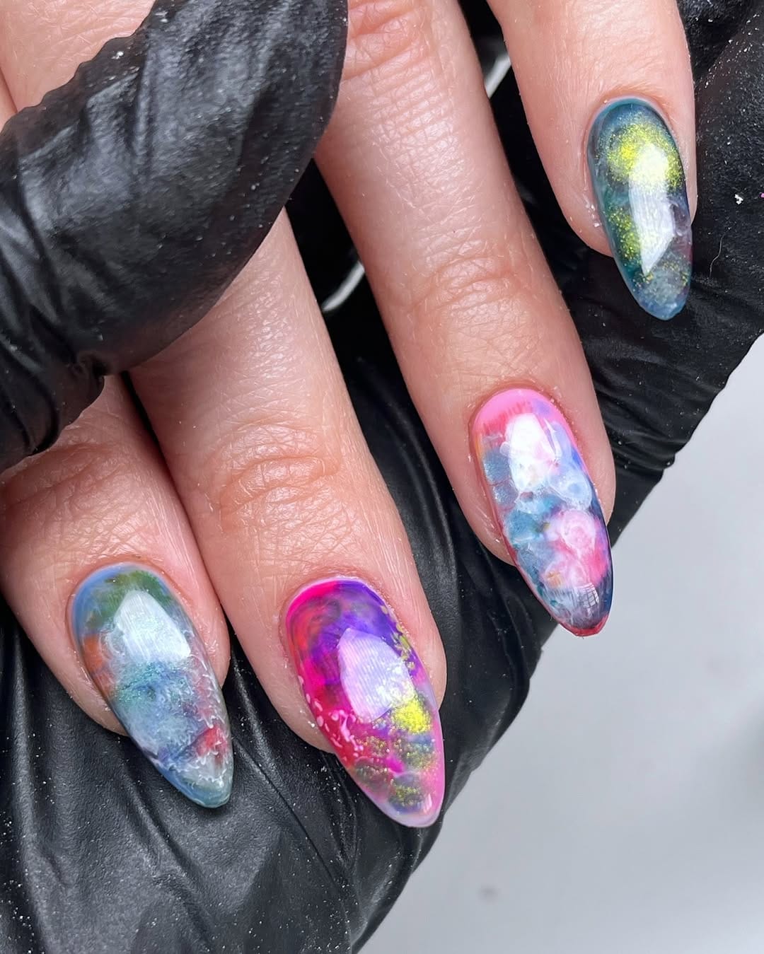 Post 6 by Nail artist 👩🏻‍🎨 Peni on Instagram (carousel)