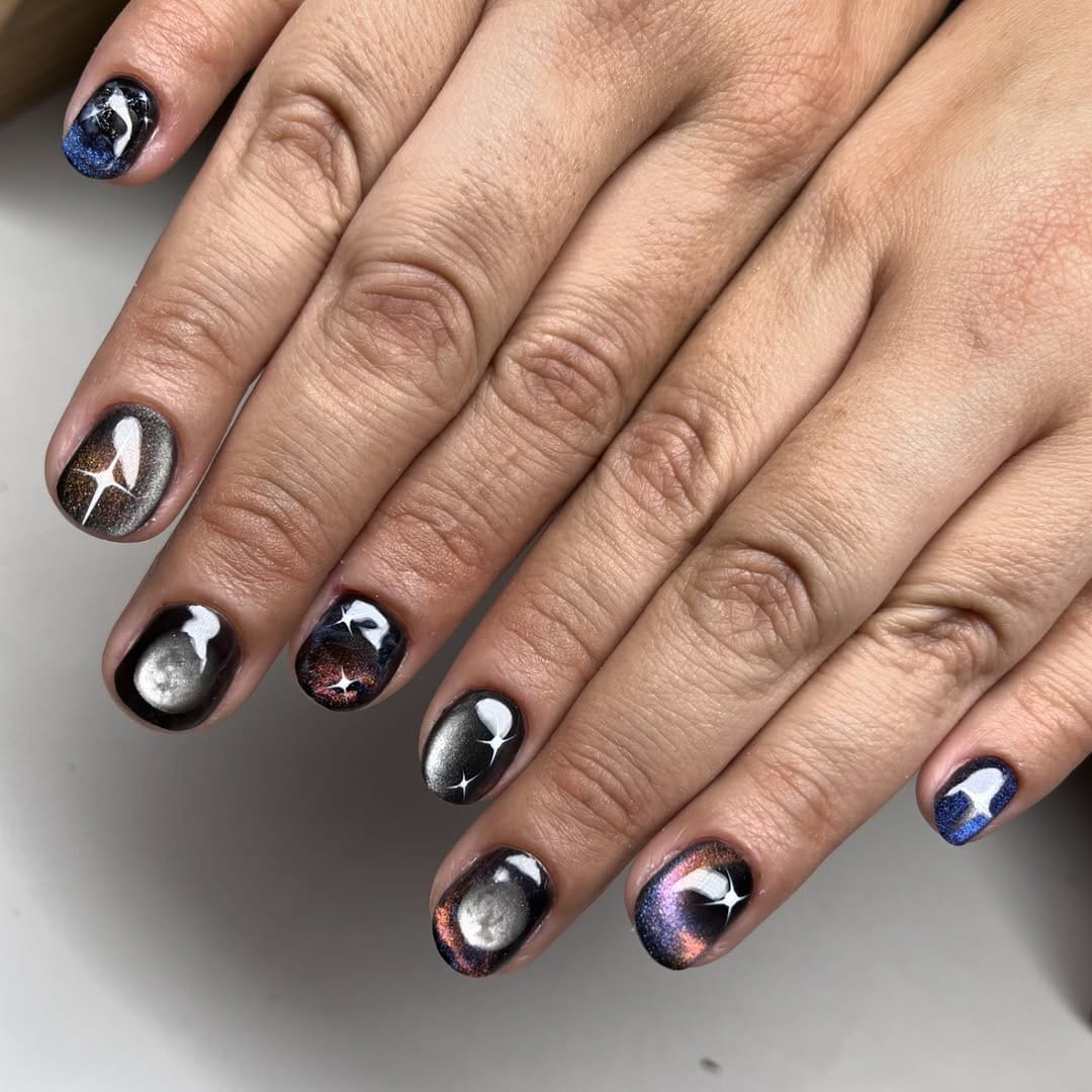 Post 1 by Nail artist 👩🏻‍🎨 Peni on Instagram (carousel)