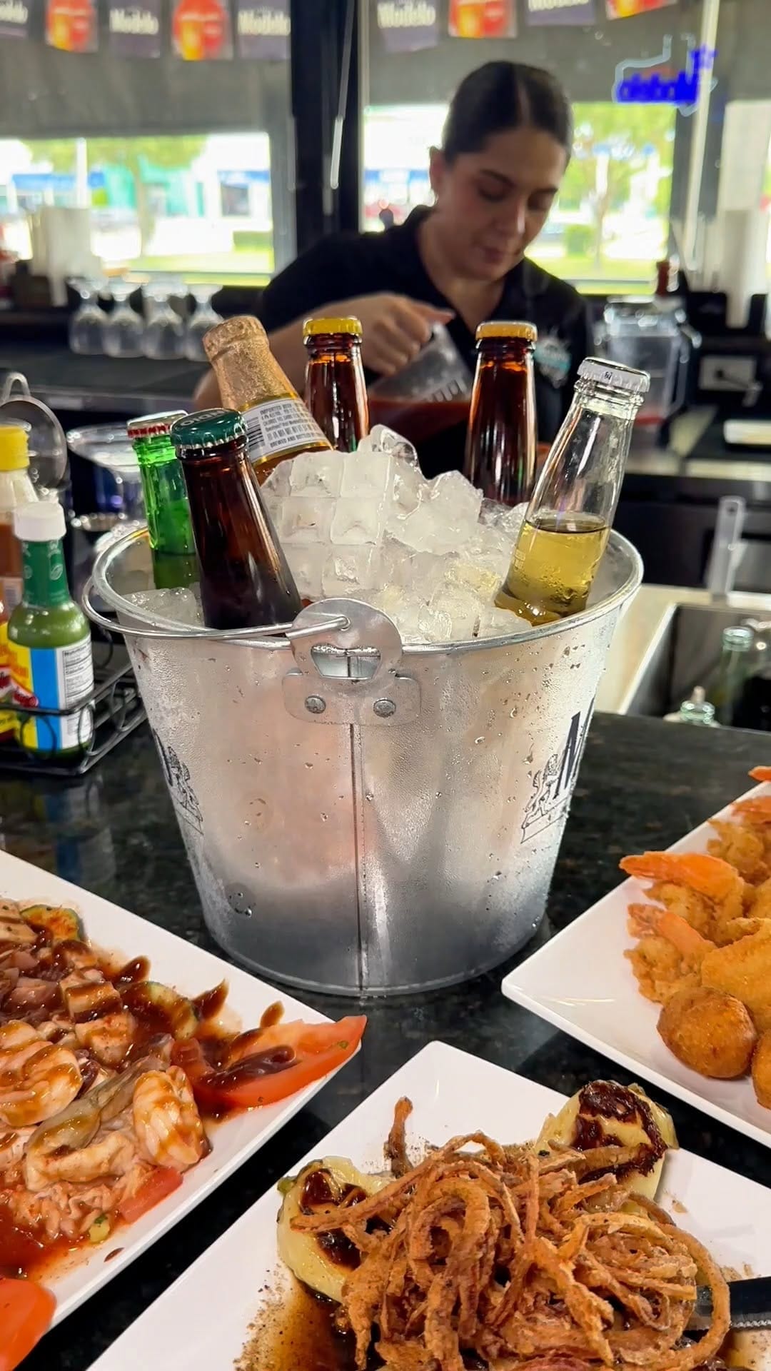 Post 5 by elviejonseafoodrestaurant on Instagram (video)