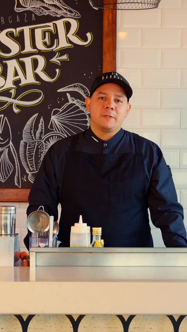 Post 3 by La Barcaza Oyster Bar on Instagram (video)