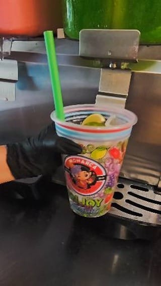 Post 1 by @lamichoacanamonarcamn on Instagram (video)