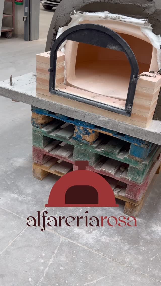 Post 1 by Alfareria Rosa on Instagram (video)