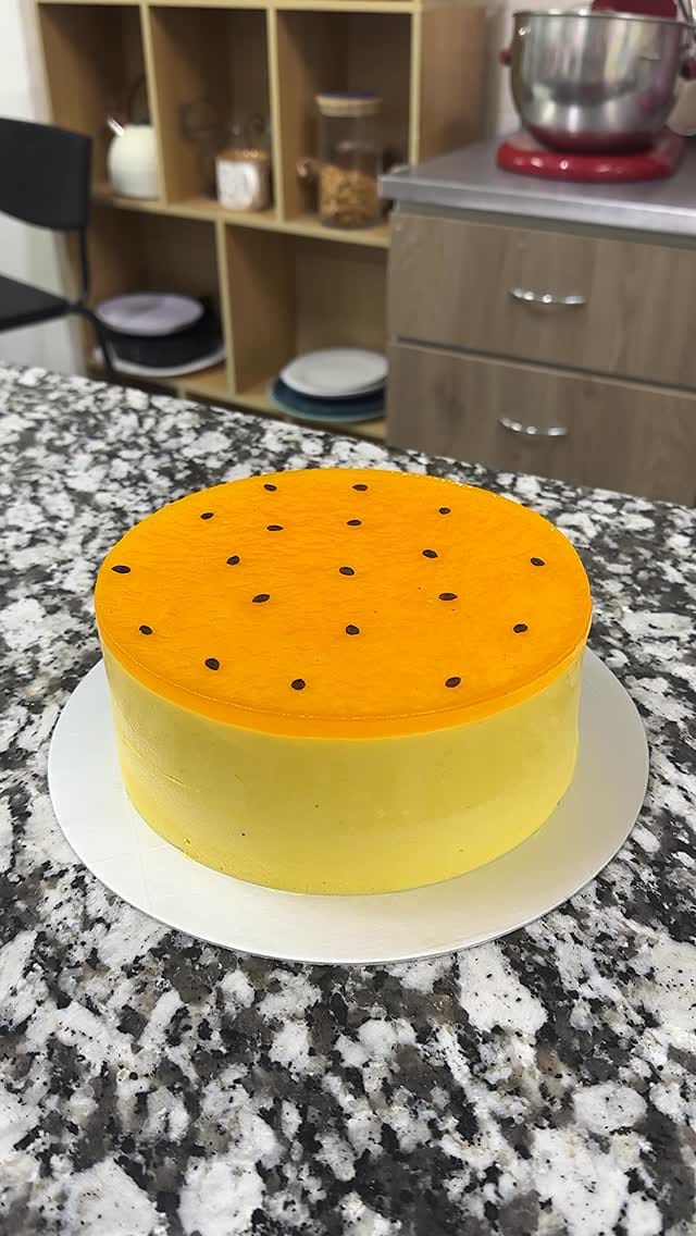 Post 8 by thelmas_cakes on Instagram (video)