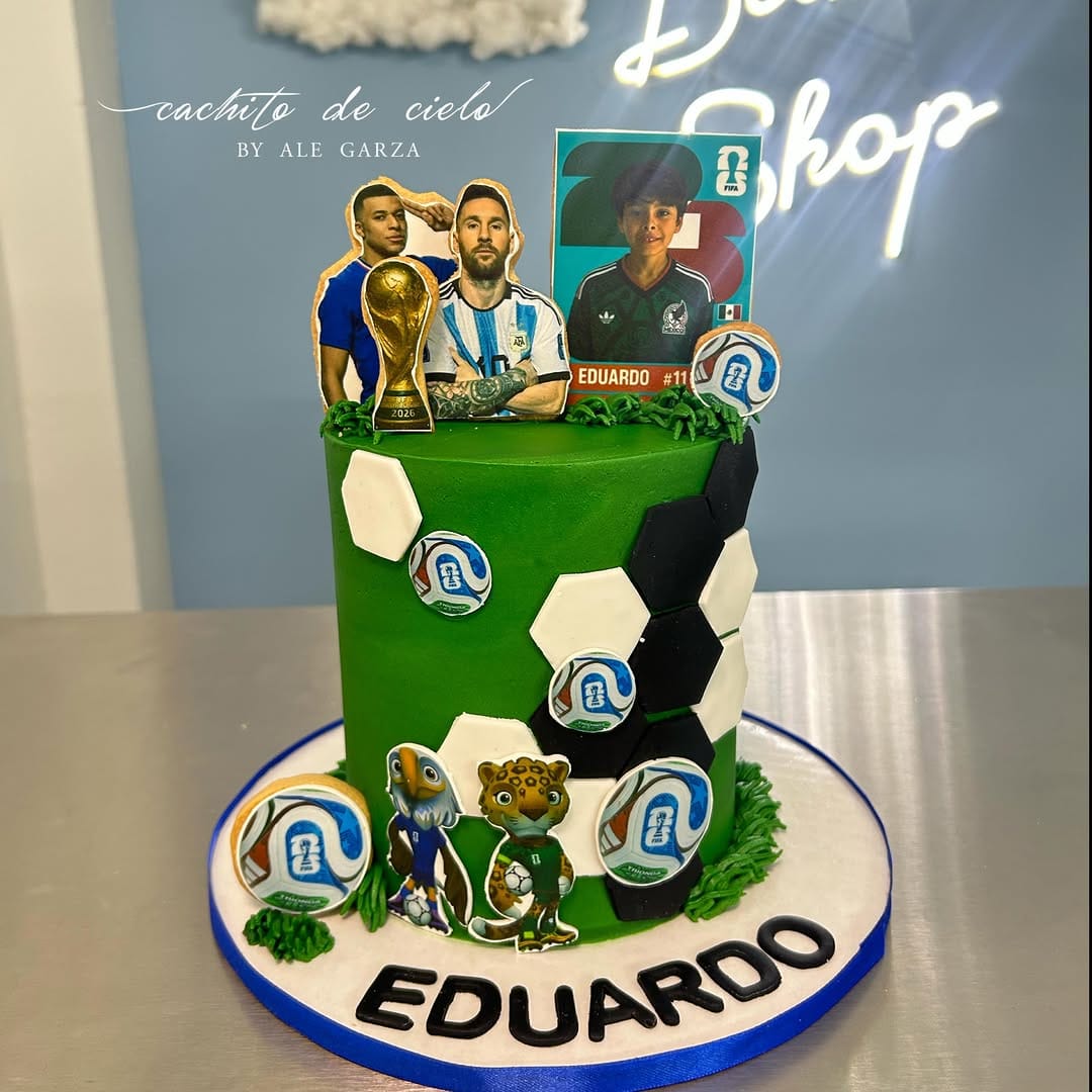 Post 2 by Pasteles creativos en Monterrey✨ on Instagram (image)