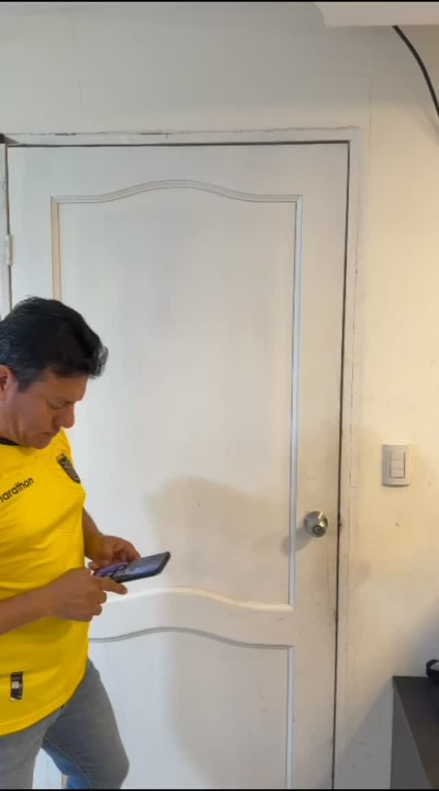 Post 2 by Mundo Cangrejo on Instagram (video)