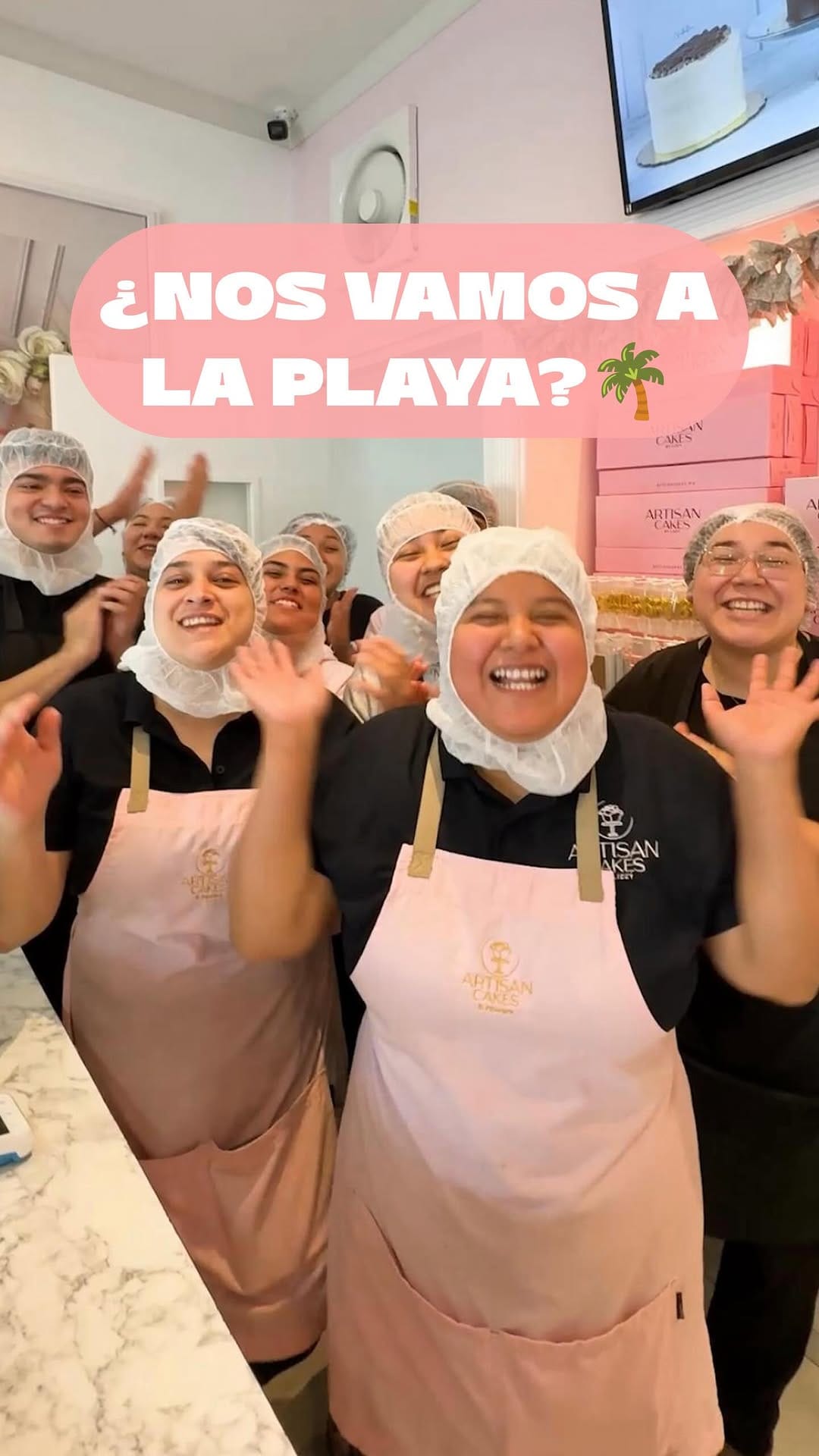 Post 10 by Artisan Cakes By Lizzy on Instagram (video)