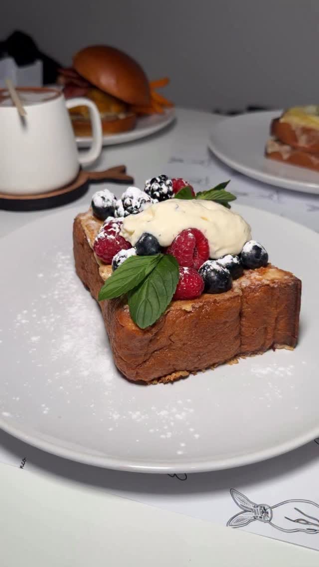 Post 7 by Conejo Blanco Café on Instagram (video)