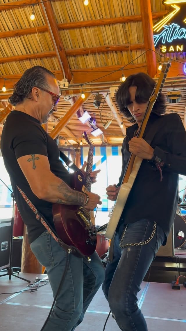 Post 6 by Mariscos El Rey on Instagram (video)