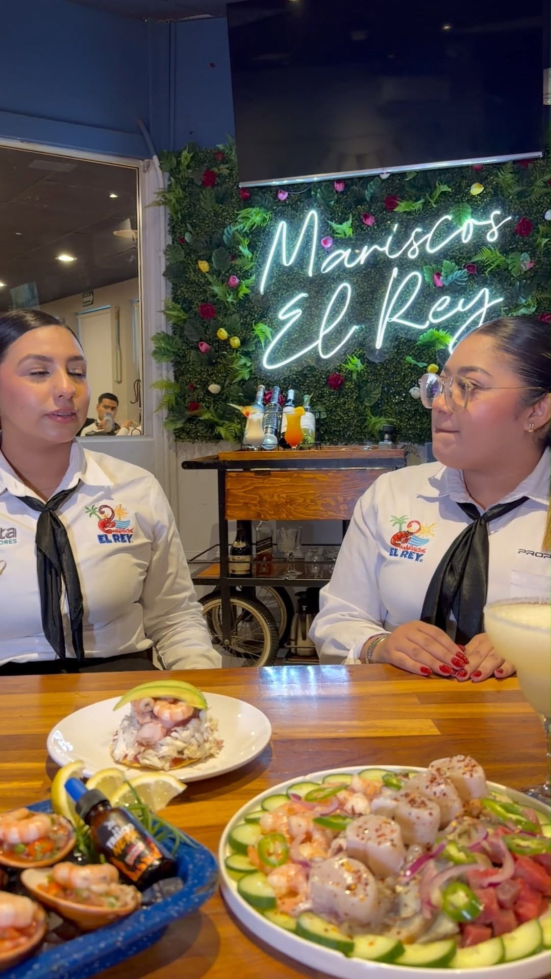 Post 8 by Mariscos El Rey on Instagram (video)