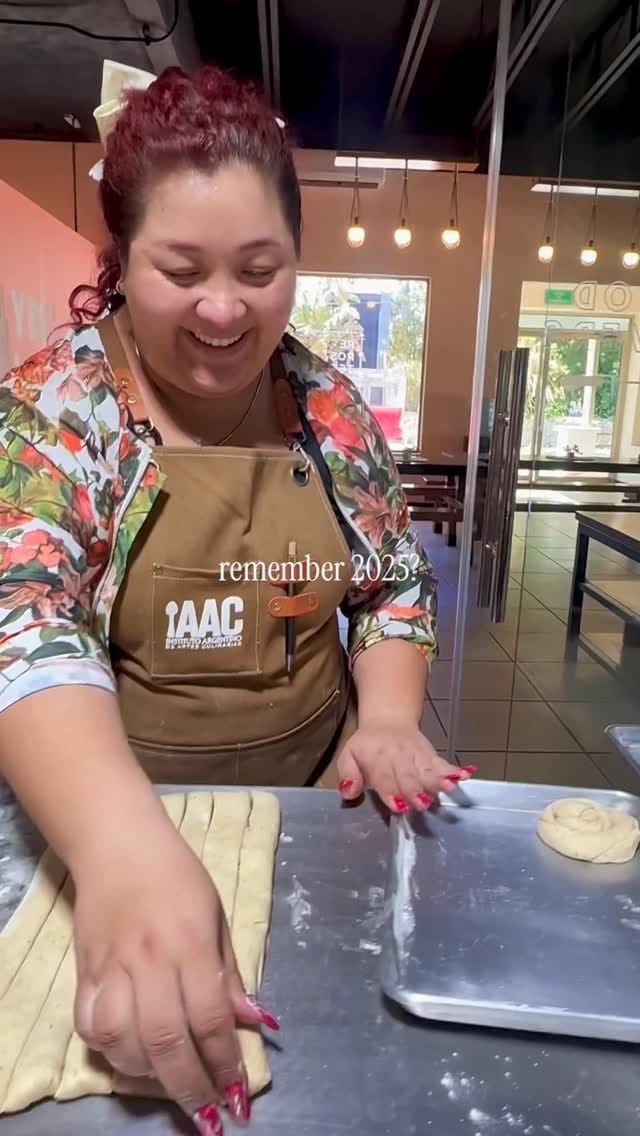 Post 3 by Zafiro Bakery on Instagram (video)