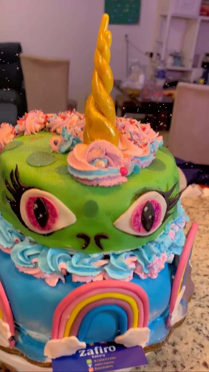 Post 9 by Zafiro Bakery on Instagram (video)