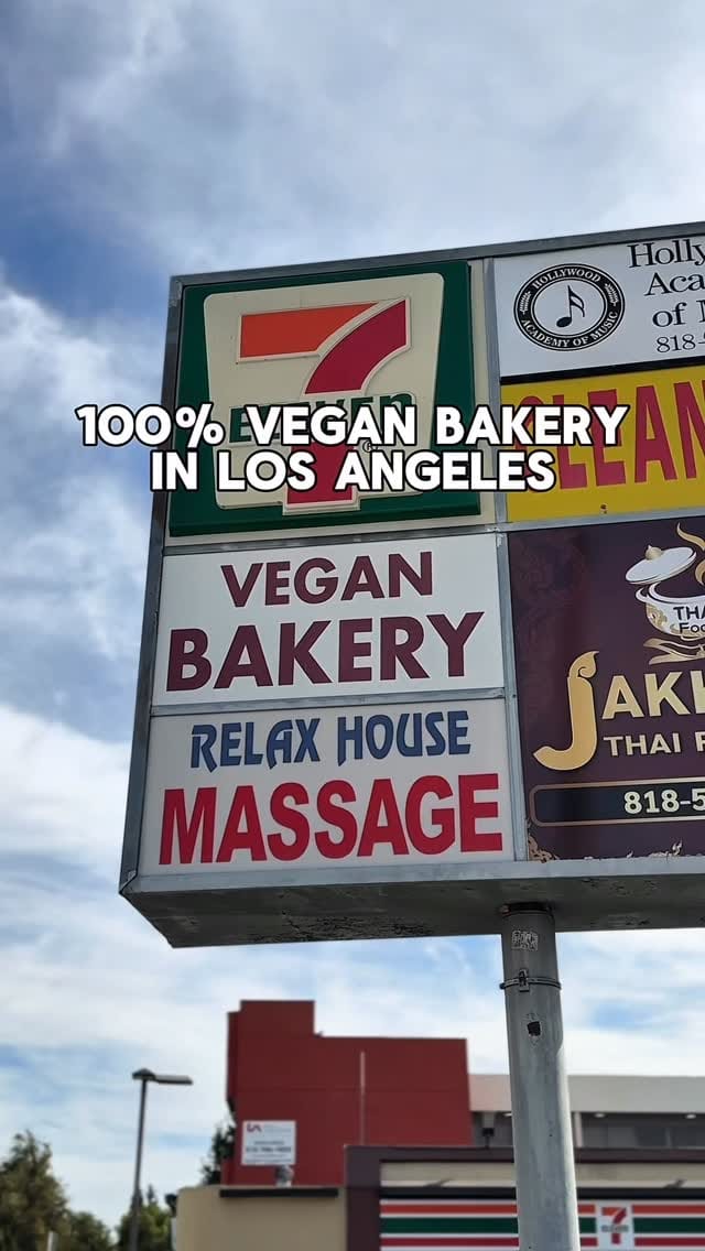 Post 5 by Toluca Bakery on Instagram (video)